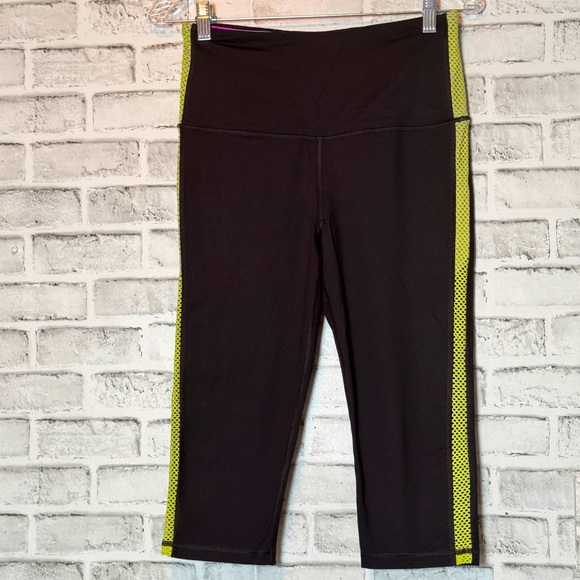 Black and‎ Yellow Cropped Leggings - Picture 1 of 8